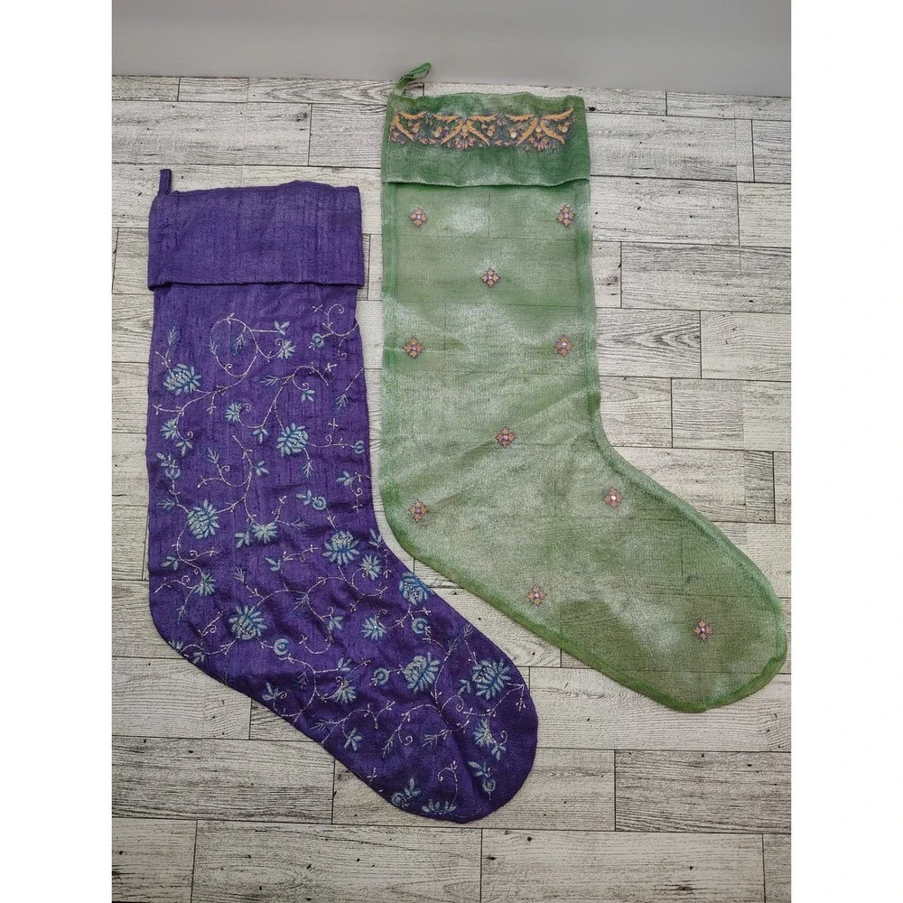 N/A set embroidered